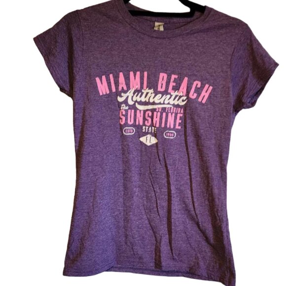 Gildan Tops - EUC Miami Beach Gildan T-Shirt